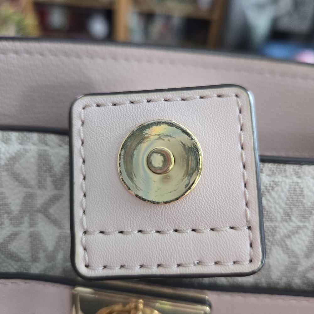 Michael Kors Beige and Pink Hamilton Satchel and Jet Set Travel Wallet Set - Picture 16 of 16